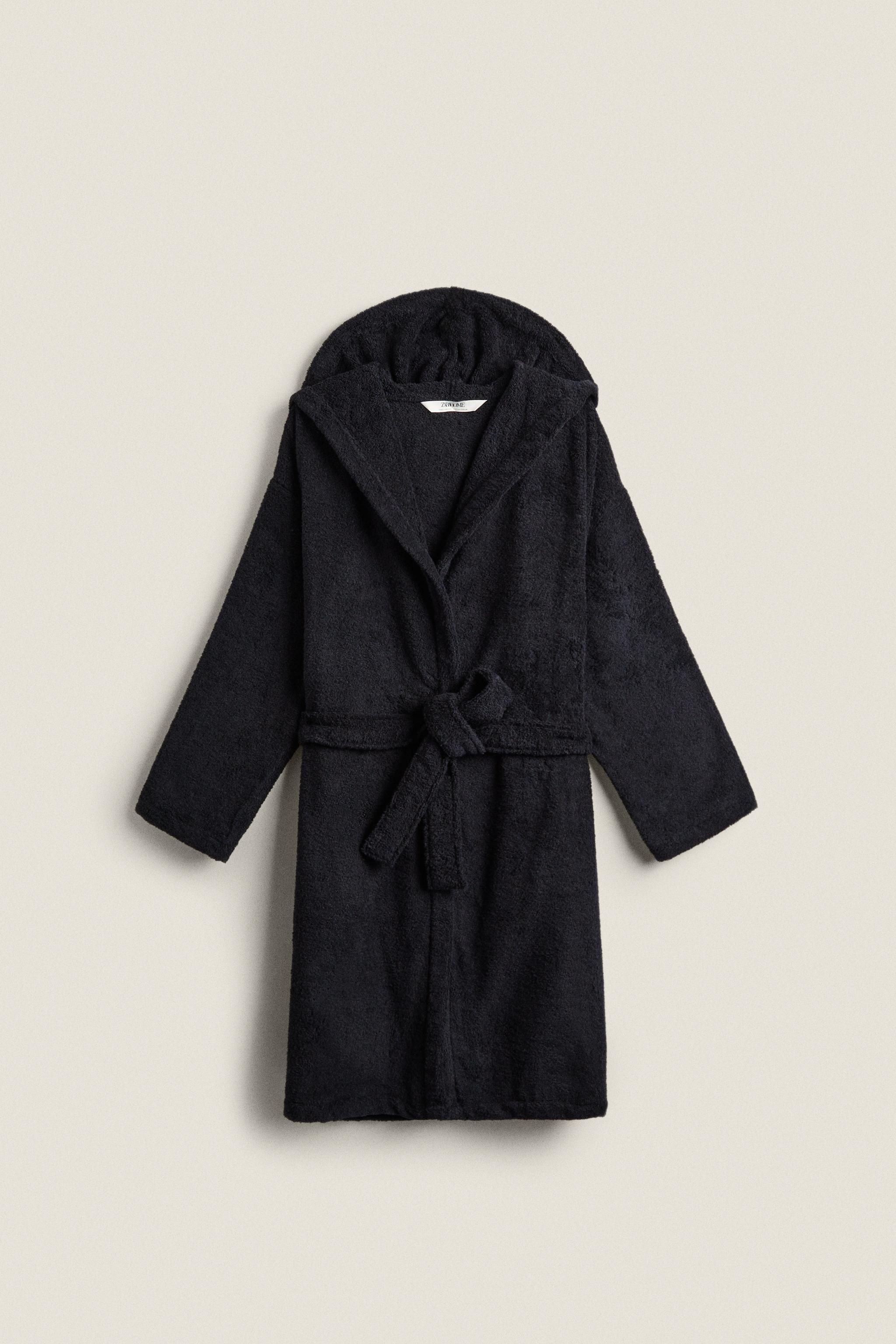 HOODED BATHROBE (360 GXM²)